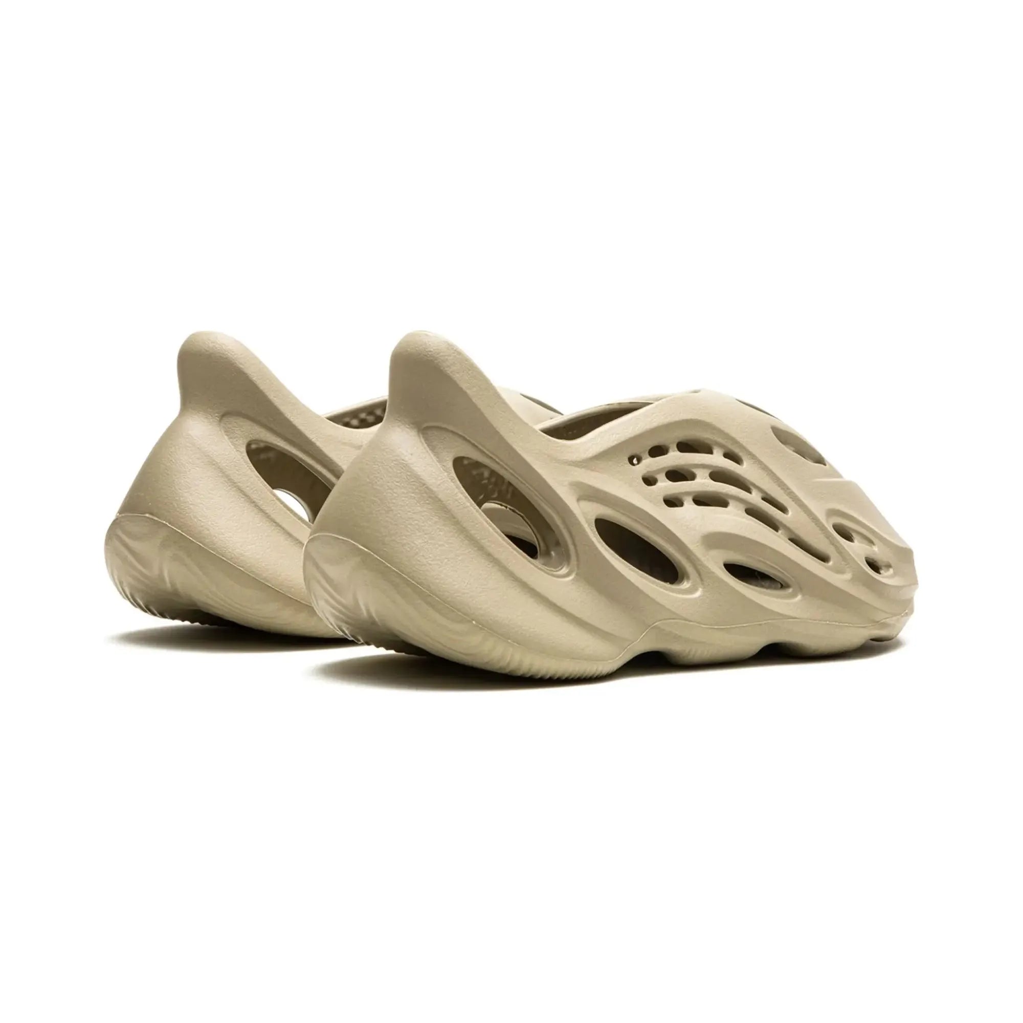 Adidas Yeezy Foam RNNR "Stone Salt" - street-bill.dk