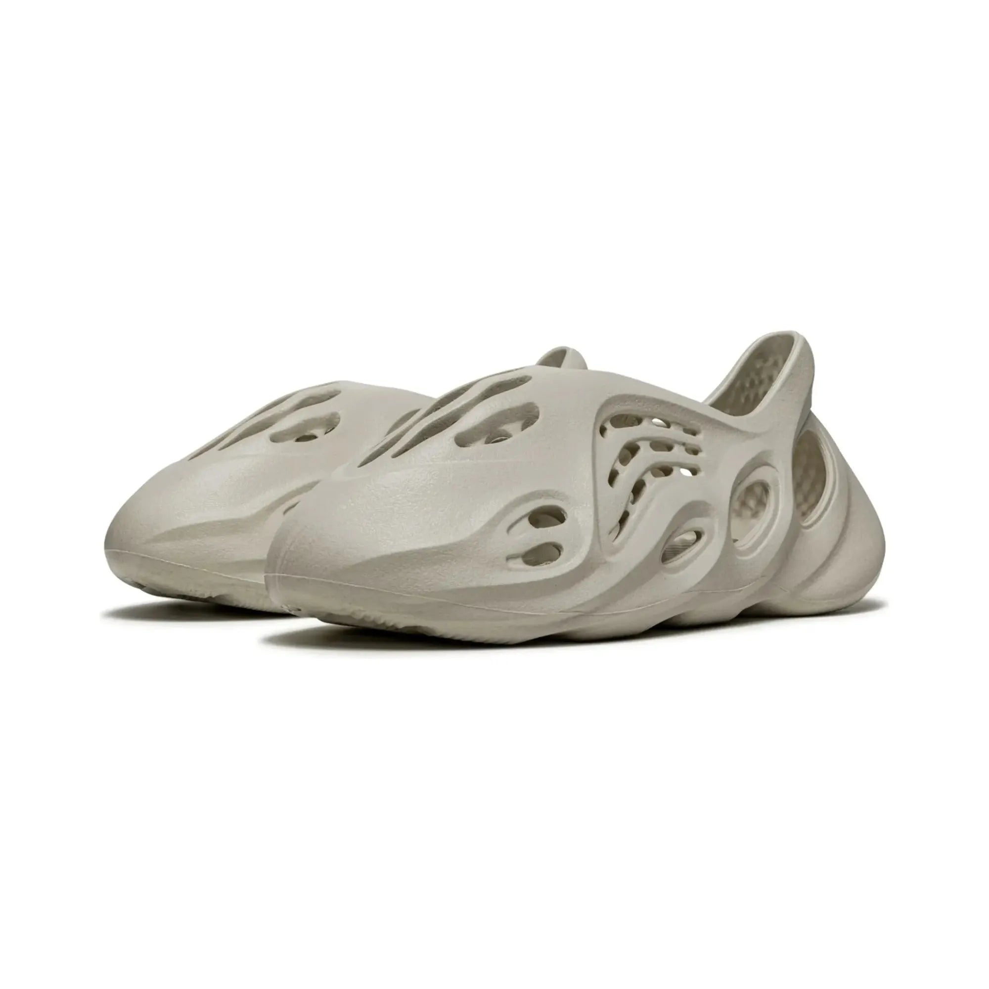 Adidas Yeezy Foam RNNR "Sand" - street-bill.dk