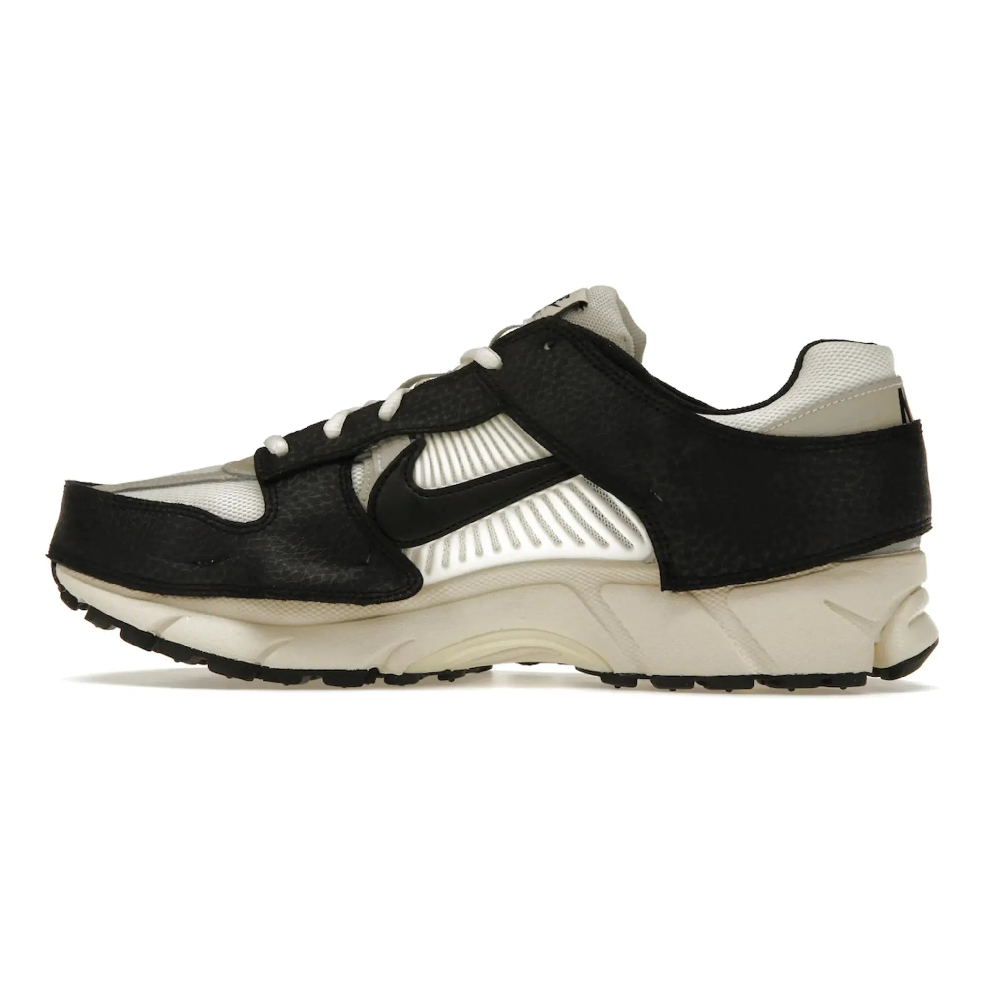 Nike Zoom Vomero 5 "Timeless Panda Dunk" - street-bill.dk