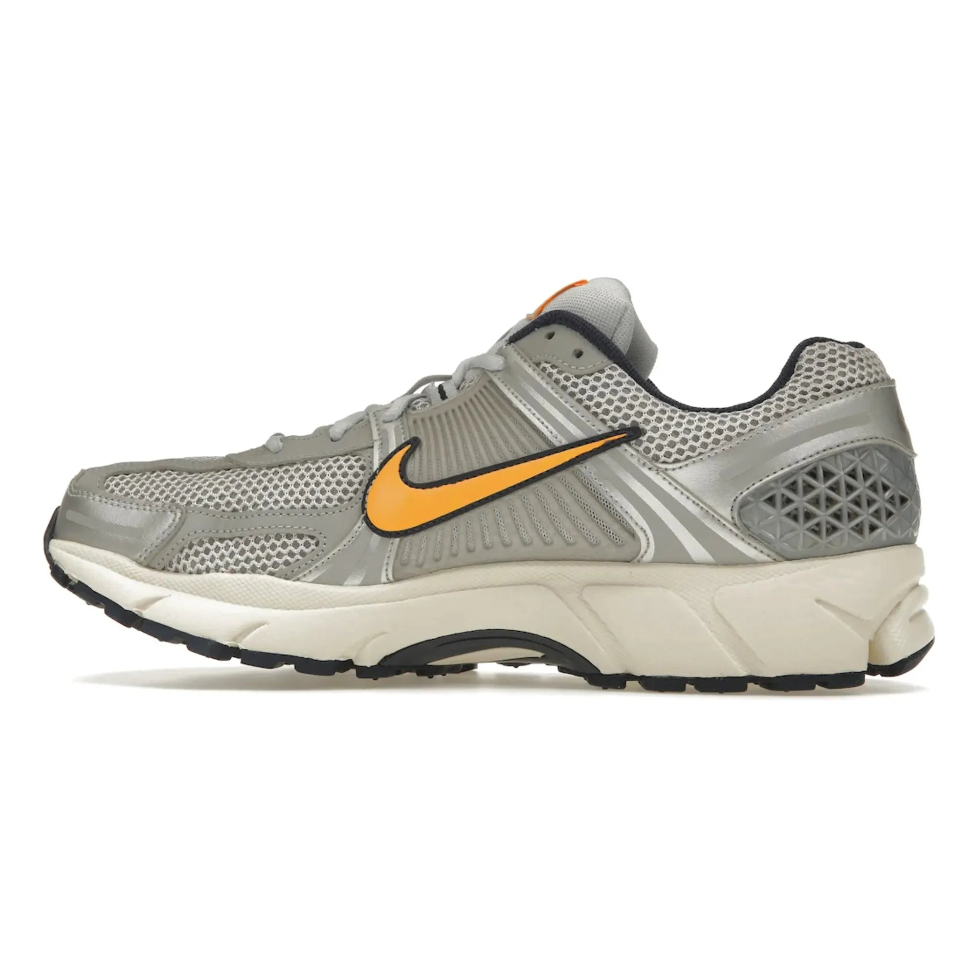 Nike Vomero 5 "Pure Platinum Laser Orange" - street-bill.dk
