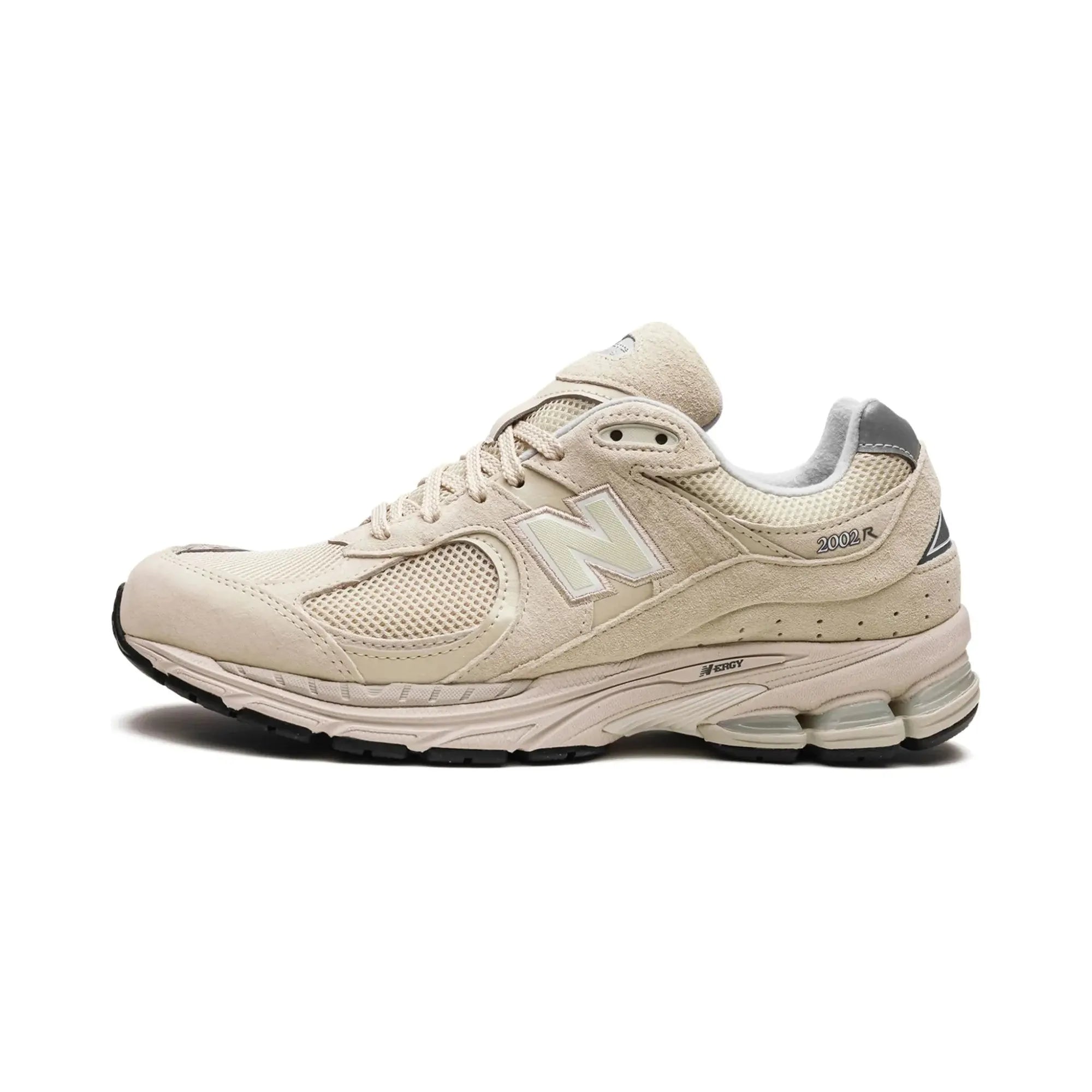 New Balance 2002R "Bone Light Aluminum" - street-bill.dk