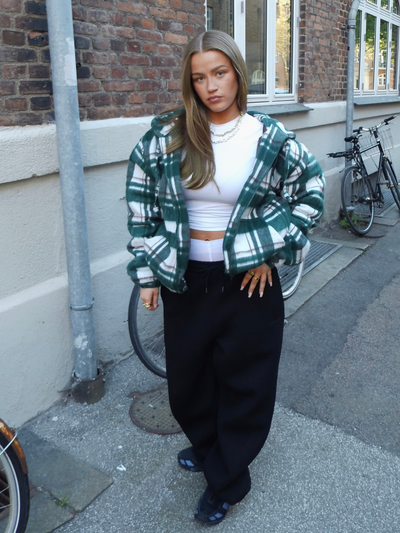 modell iført air max sunder