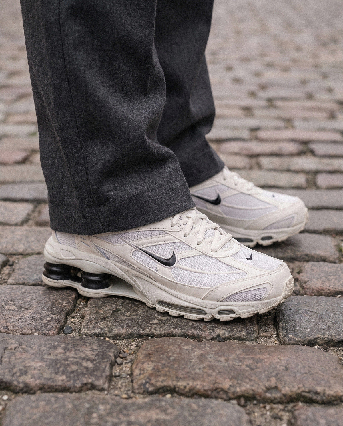 Nike Shox Ride 2 Light Bone Metallic Black - on foot