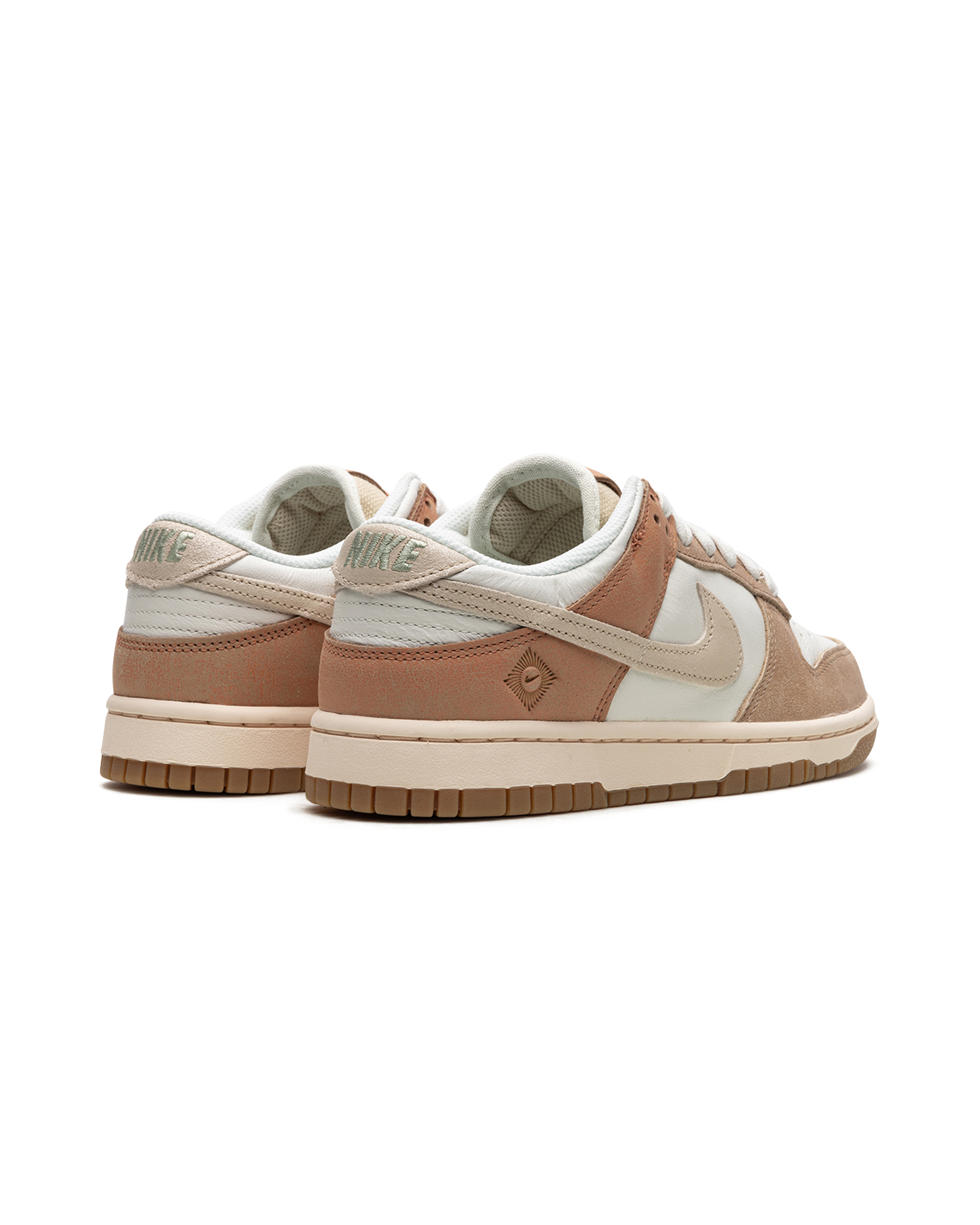 Nike Dunk Low SE Australia (Women's)