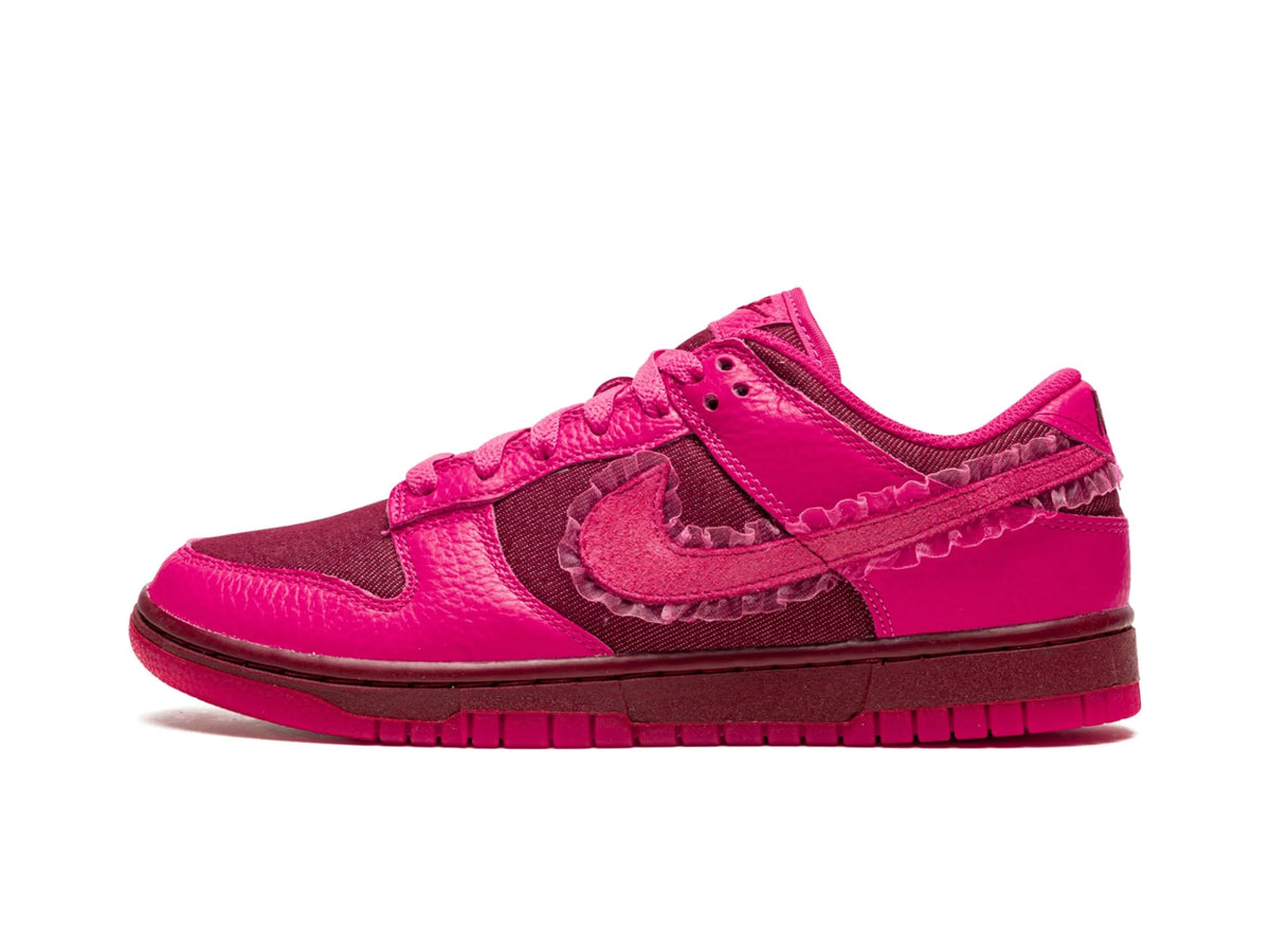 Nike Dunk Low "Valentine's Day" (2022) - street-bill.dk