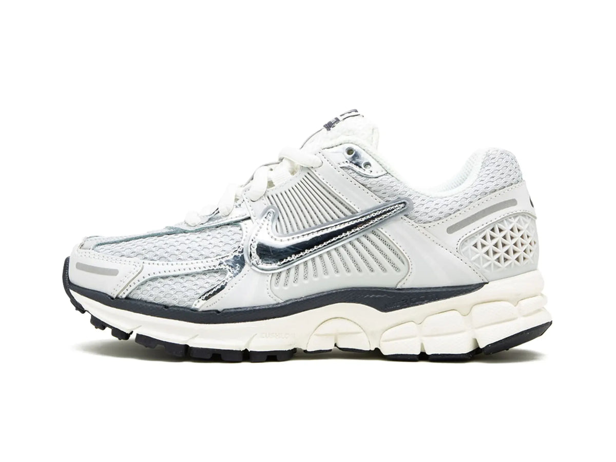 Nike Zoom Vomero 5 "Photon Dust Metallic Silver" - street-bill.dk