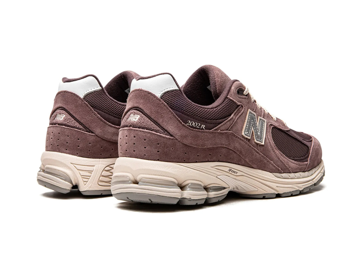 New Balance 2002R "Black Fig" - street-bill.dk