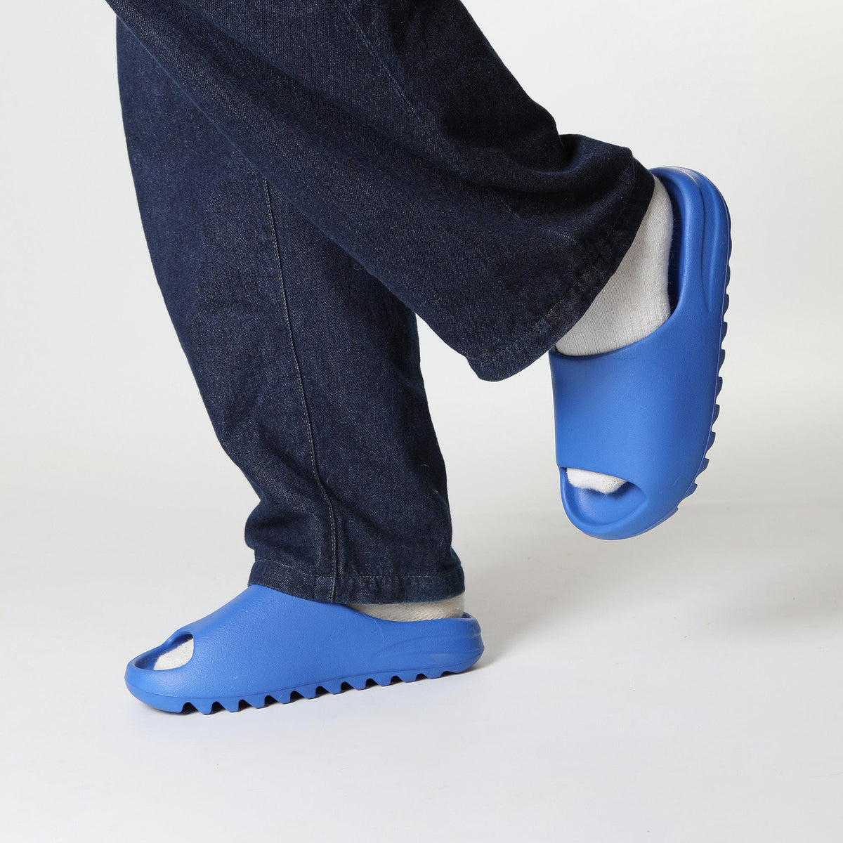 Yeezy Slide "Azure"