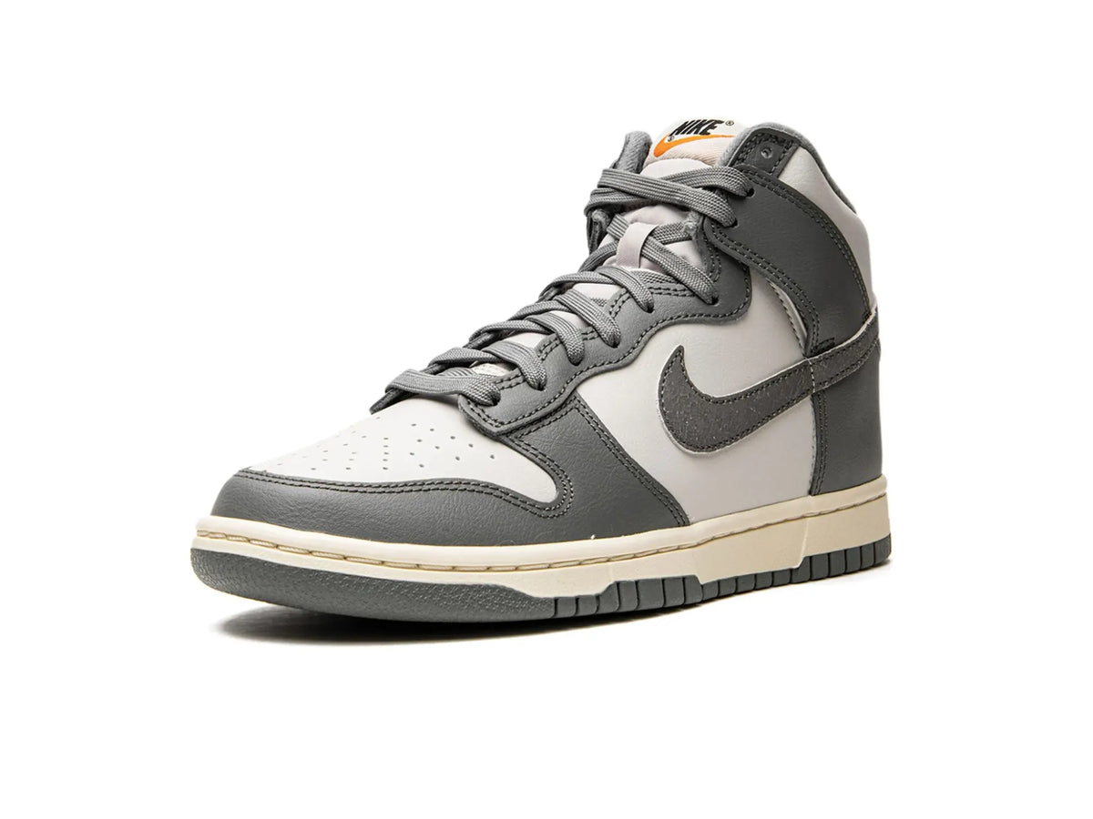 Nike Dunk High "Vintage Light Bone Grey" - street-bill.dk