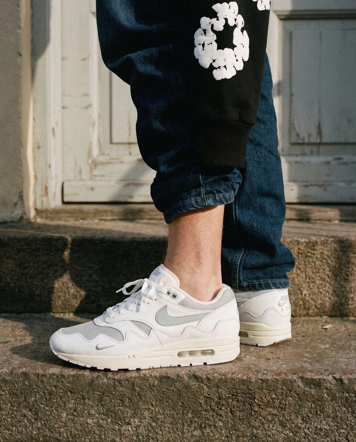 Nike Air Max 1 Patta Waves White - on foot