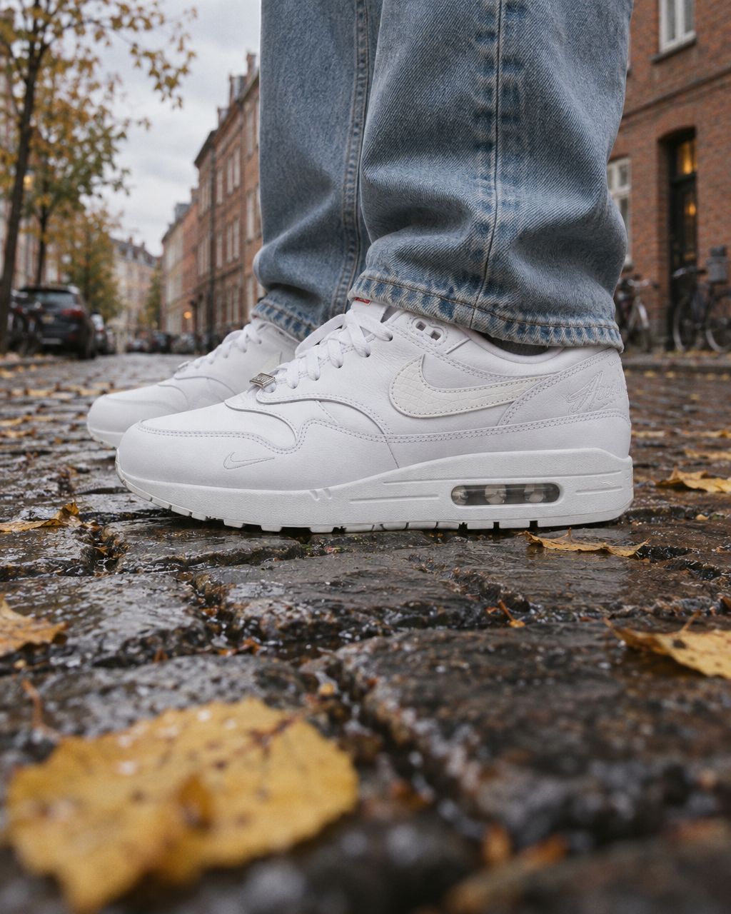 Nike Air Max 1 '87 SP Supreme Triple White - on-foot